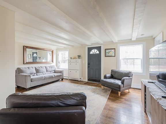 3rd image of 267 Sandy Hill Dr