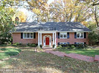 7117 Burtonwood Dr, Alexandria, VA 22307