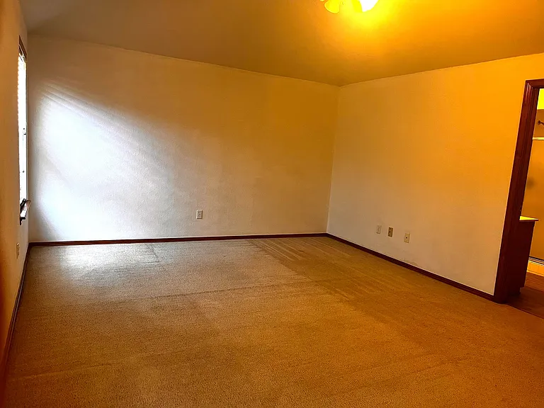 715 E Forest Court Ln — Photo 19