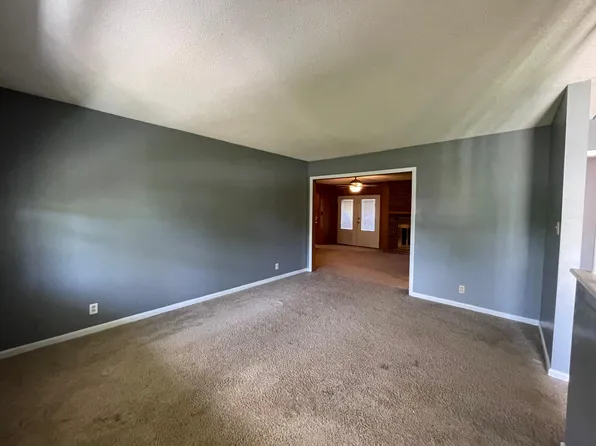 11705 E 3rd St, Tulsa, OK 74128