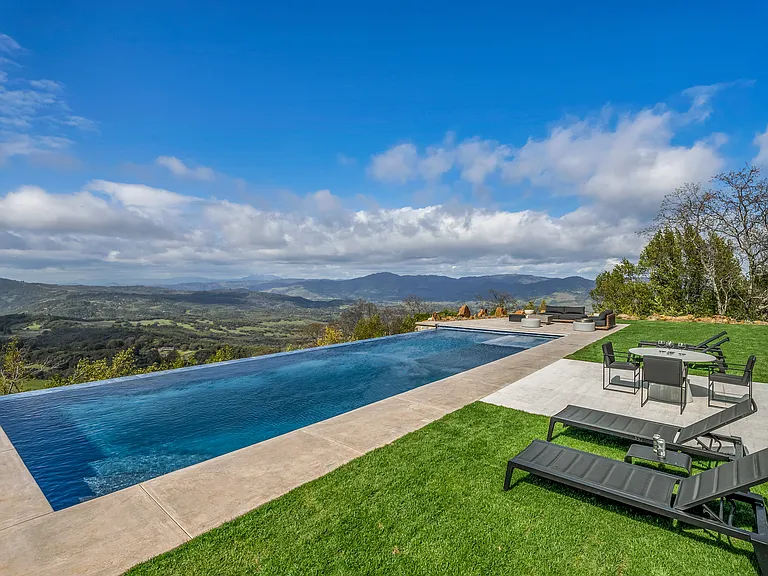 6568 Sonoma Mountain Rd — Photo 73