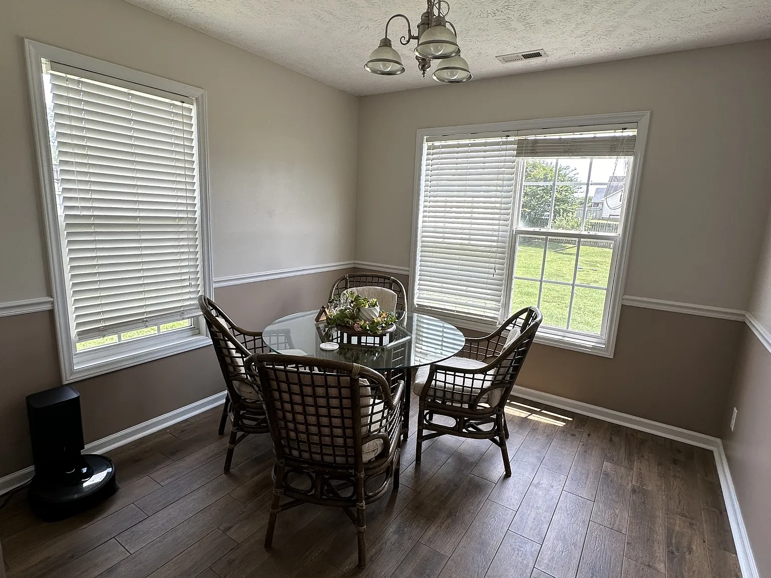 590 Americana Drive - 1 — Photo 4