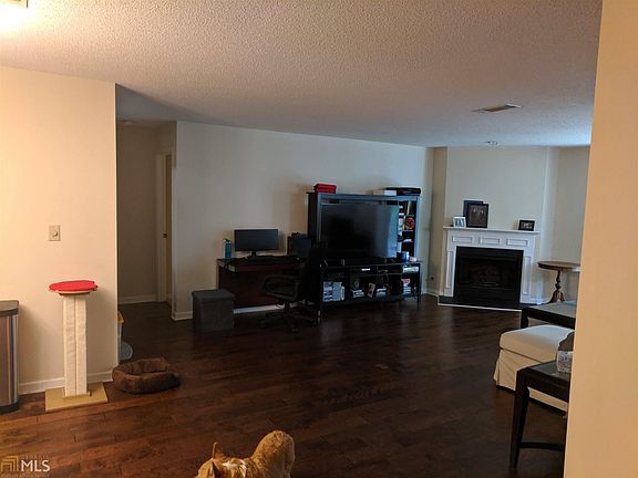 3rd image of 1022 Ridgefield Dr