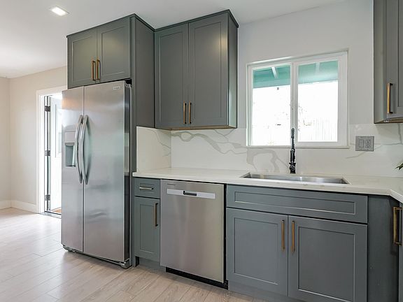 3rd image of 1708 Marson St