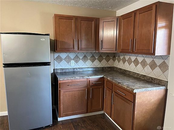 4th image of 918 Firwood Dr