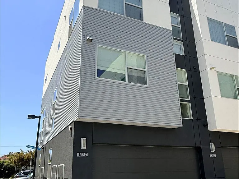 1527 Sullivan Ave — Photo 45