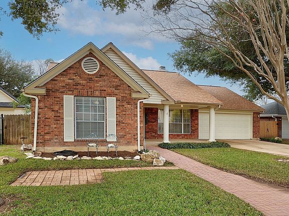 3rd image of 1811 Iris Ln