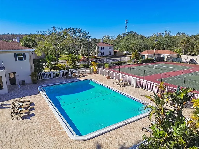 10375 Carrollwood Ln #332 — Photo 35