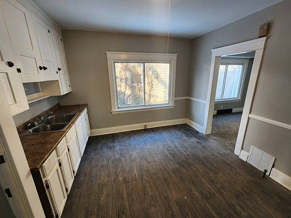 3rd image of 12514 Locke Ave #2