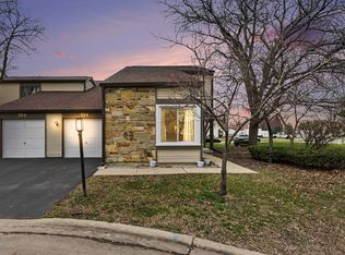 554 Alton Ct, Carol Stream, IL