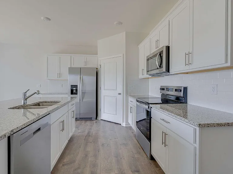 213 Moore Creek Dr — Photo 10