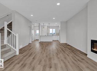 25 Ficus Way, Fort Saskatchewan, AB T8L0Z6