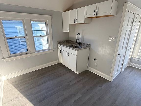 3rd image of 2215 Hood Ave