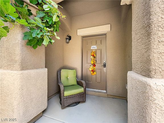 3rd image of 4563 Townwall St