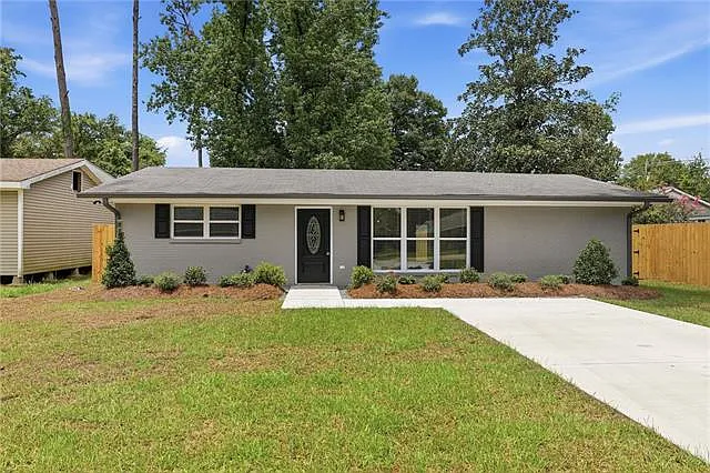 3 bed, 2.0 bath, 1250 sqft, $1,850 — Photo 1