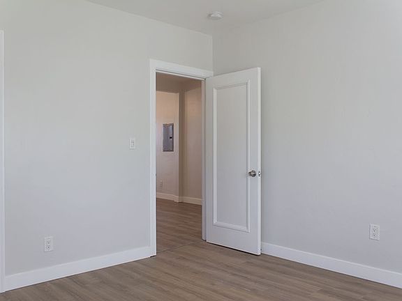 3rd image of 352 Winslow St APT C