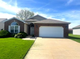 906 31st St, Peru, IL 61354