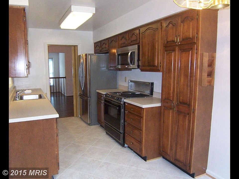 2nd image of 10755 Brewer House Rd