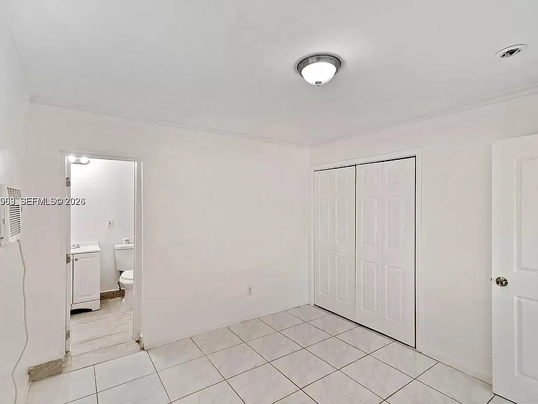 17200 NW 51st Pl #B — Photo 4