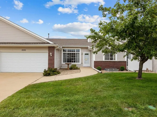 1205 74th St NE, Cedar Rapids, IA 52402