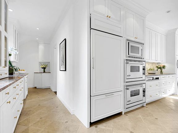 4th image of 1021 Park Ave #6/7B