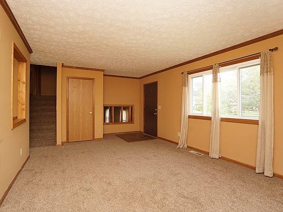 3rd image of 6136 Brofield Dr