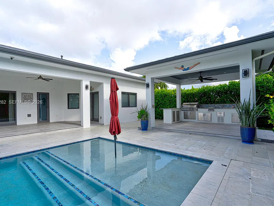 2521 SW 105th Ave