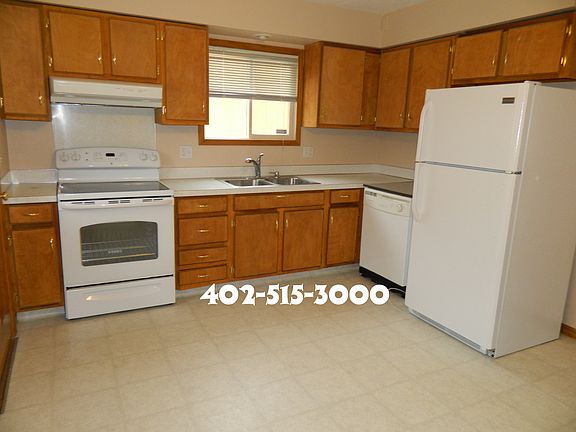 3rd image of 7610 Susan Ave