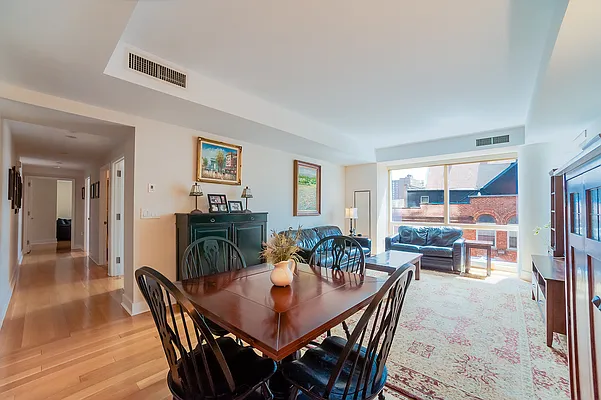 Rented by CORE | media 6