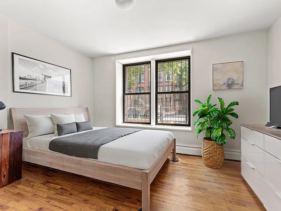 1st image of 351 Vernon Ave