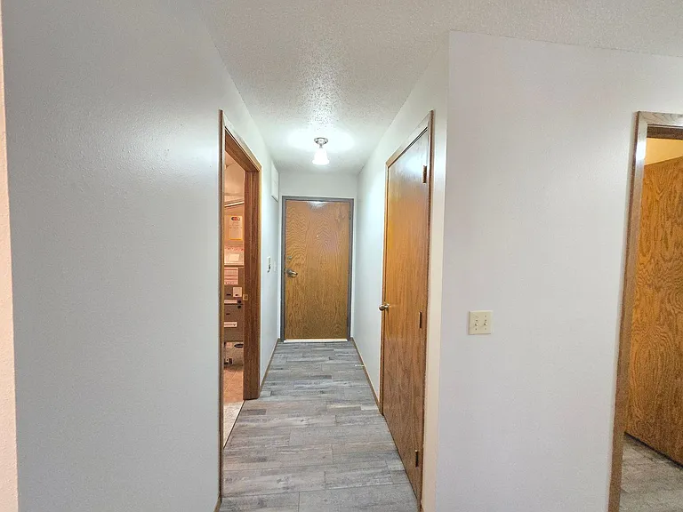 1805 S Bahnson Ave — Photo 5