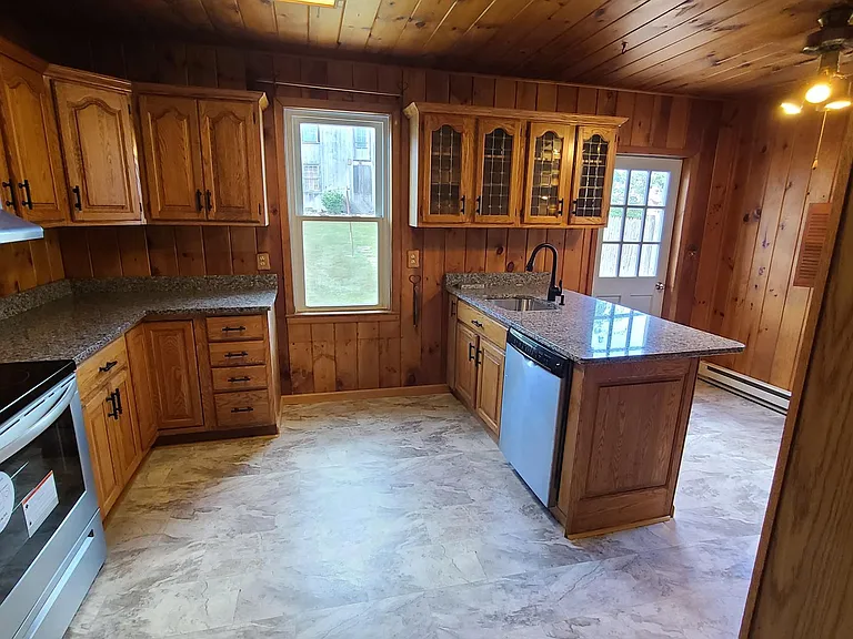 3213 Walnut St — Photo 4