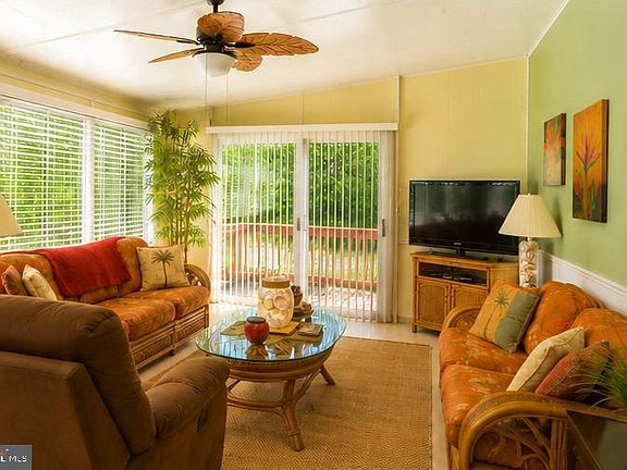 4th image of 165 Freemont Ave #516
