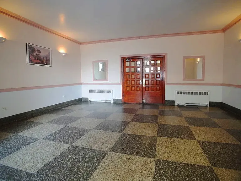 2566 Ocean Ave #C8 — Photo 12