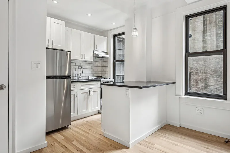 52 Clark Street — Photo 3