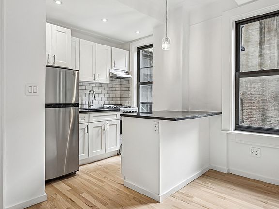 3rd image of 52 Clark St APT 5C