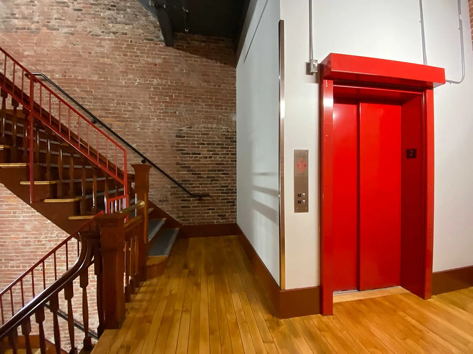 Red Oak at 83 Hanover Street — Photo 3