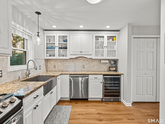 3rd image of 42 Highland Road #6