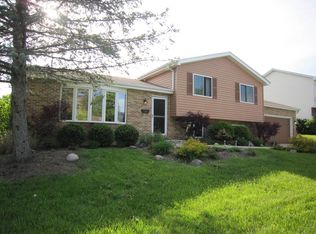 672 Longview Dr, Antioch, IL 60002