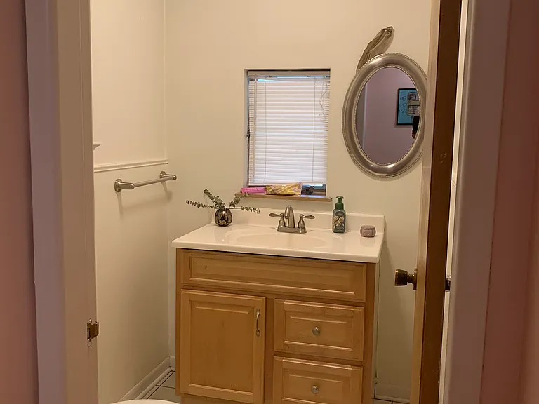2111 Livingston St — Photo 8