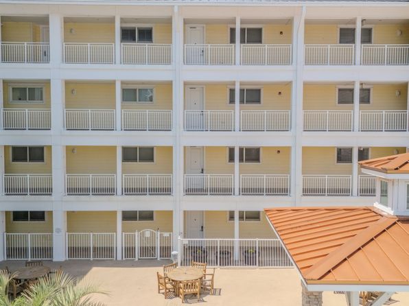 3700 Sandpiper Rd APT 219