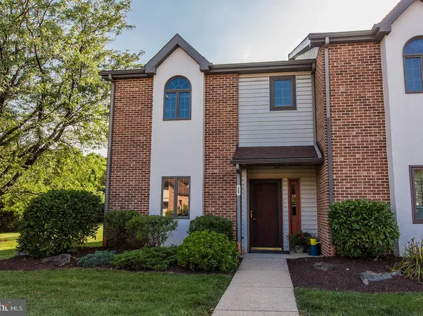 25 Black Oak Dr, Lancaster, PA 17602