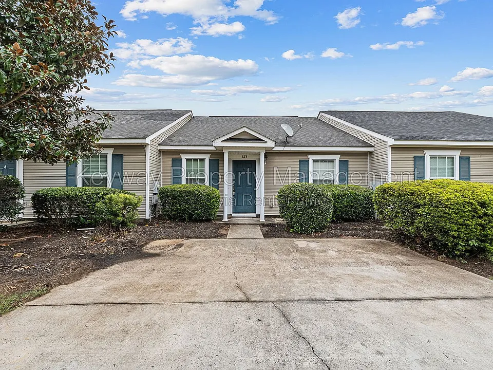 628 Mickelson Way