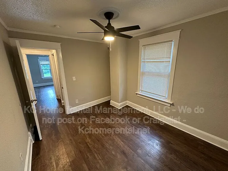 3016 E 32nd St — Photo 33