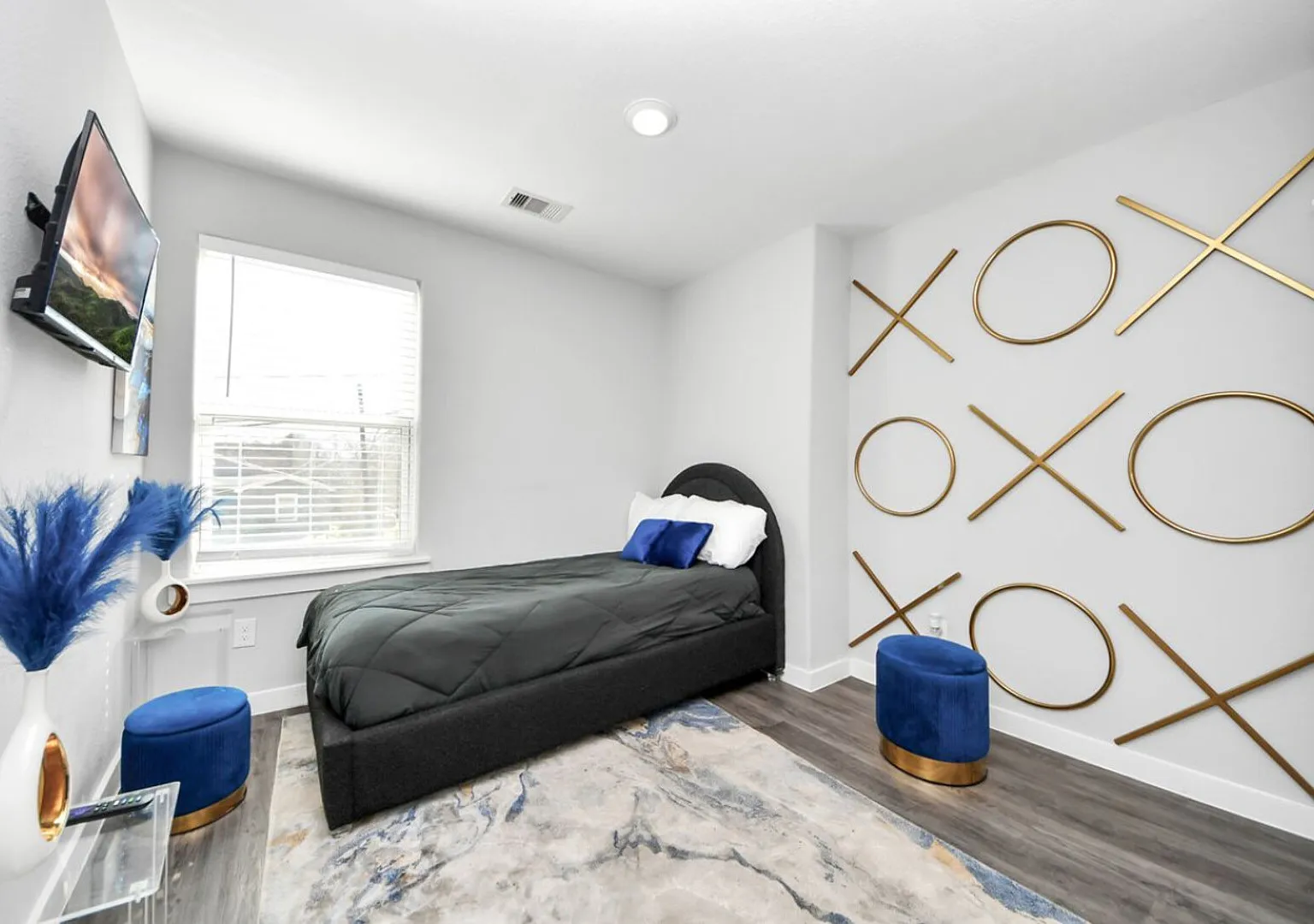 Elegant East Houston Getaway — Photo 4