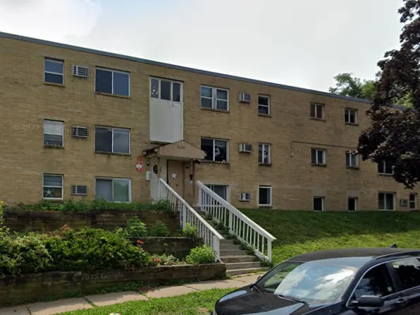 1034 Suburban Ave E, Saint Paul, MN