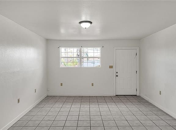 3rd image of 4831 Lynhuber Dr