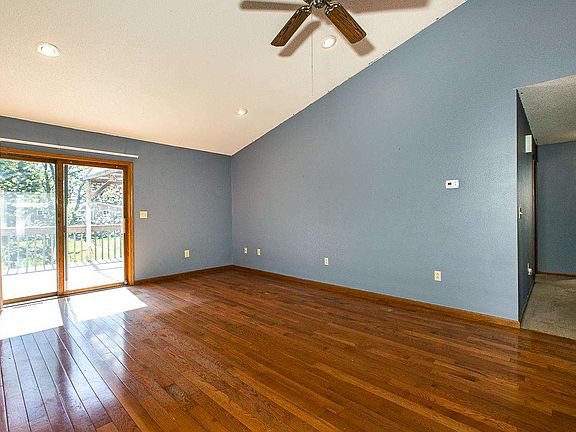 2nd image of 455 Plum St