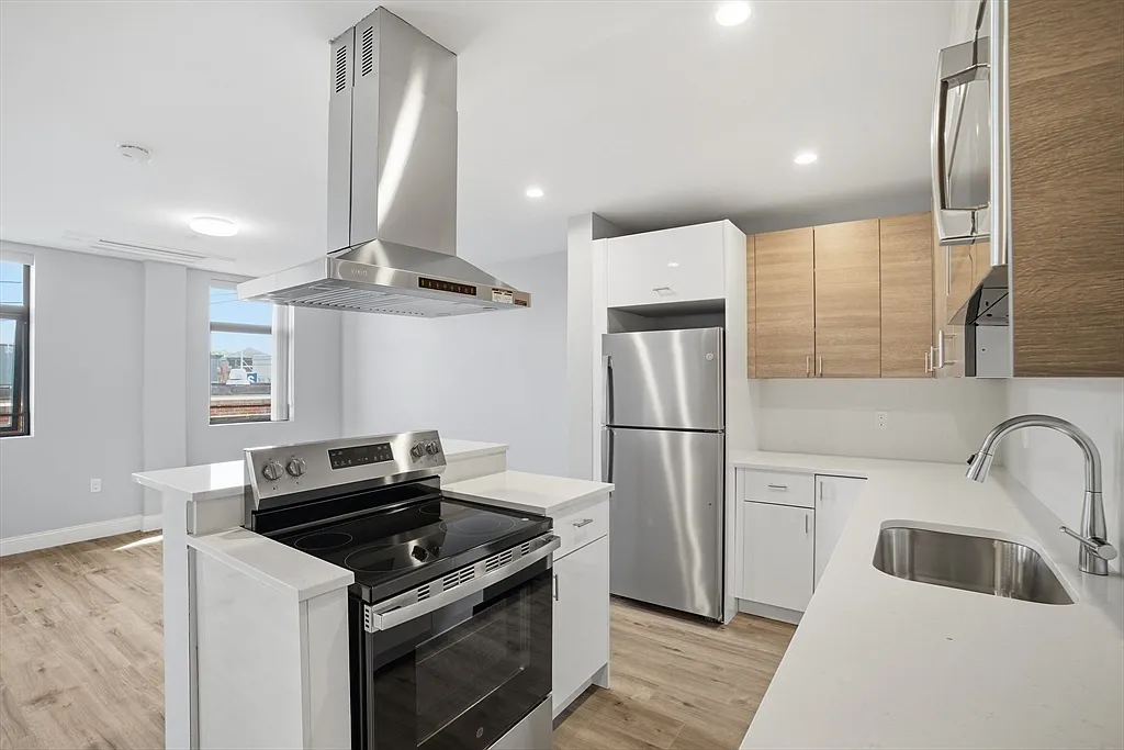 1 bed, 1.0 bath, 558 sqft, $2,875 — Photo 4