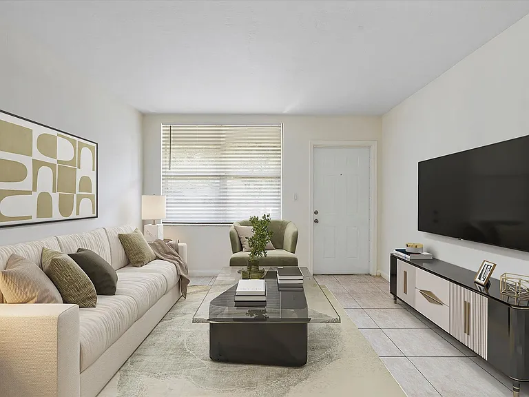 1715 N 16th Ave #115 — Photo 9